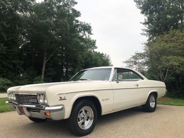 1966 White Chevrolet Impala Coupe