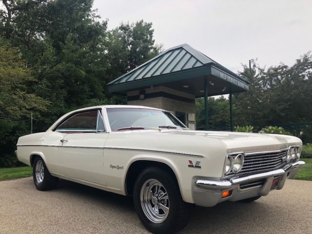 1966 White Chevrolet Impala Coupe