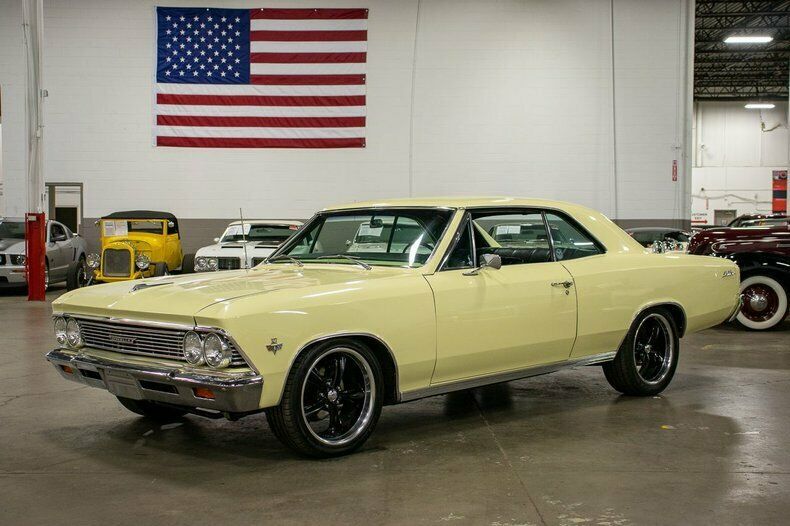 1966 Yellow Chevrolet Malibu --