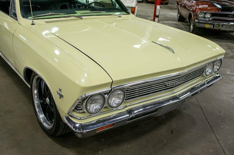 1966 Yellow Chevrolet Malibu --