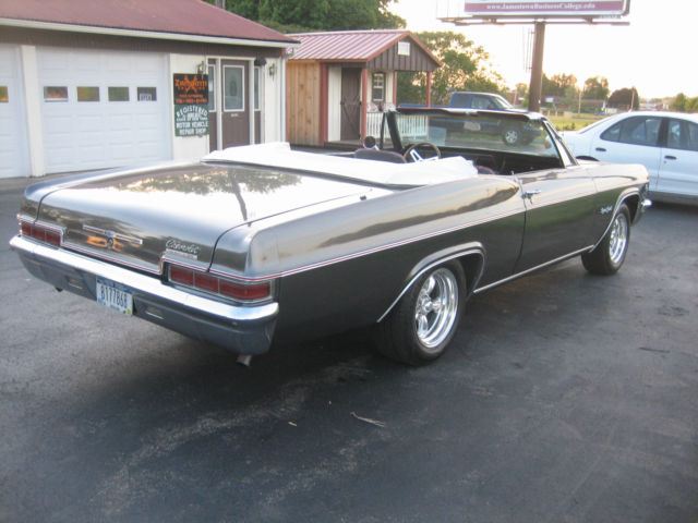 1966 gun metel gray Chevrolet Impala Convertible