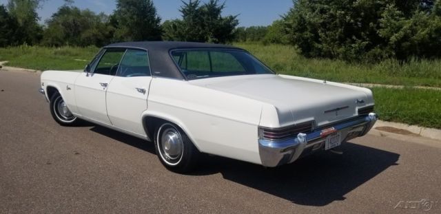 1966 White Chevrolet Capriceold Sedan