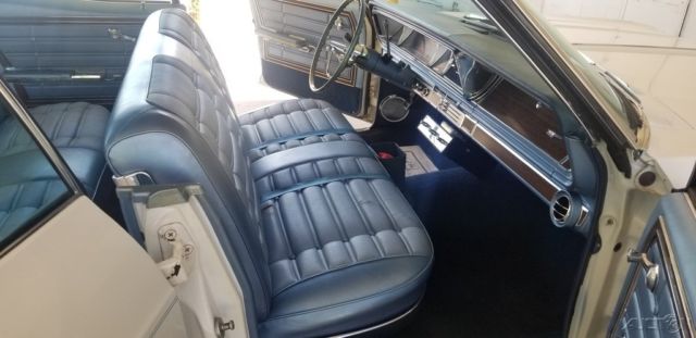 1966 White Chevrolet Capriceold Sedan