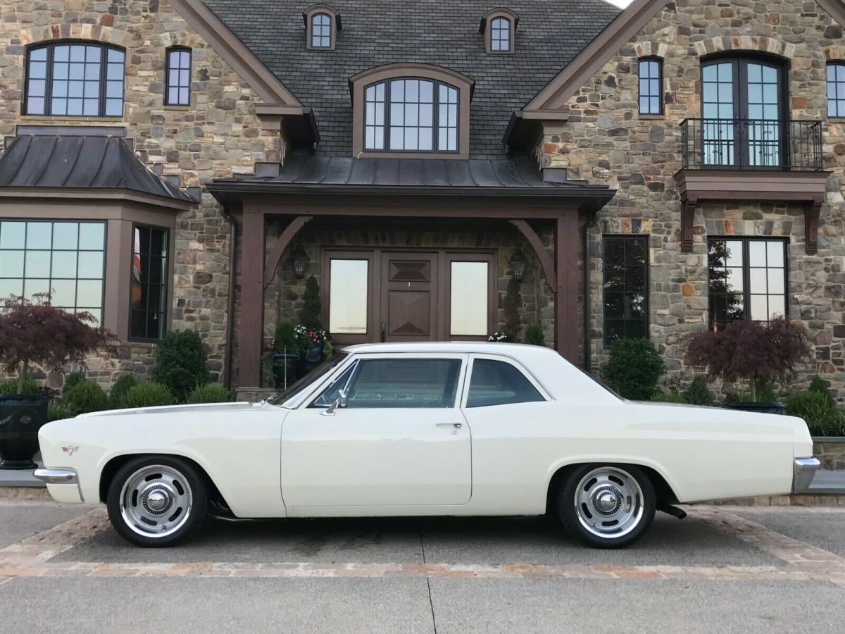 1966 IRVINE WHITE Chevrolet Biscayne Coupe