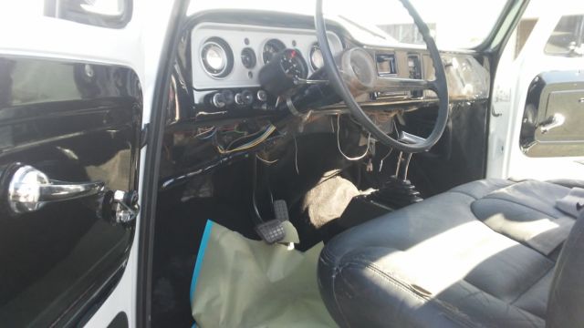 1966 pearl white GMC Other