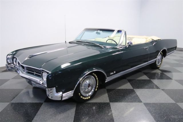 1966 Green Oldsmobile Delta 88