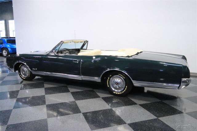 1966 Green Oldsmobile Delta 88