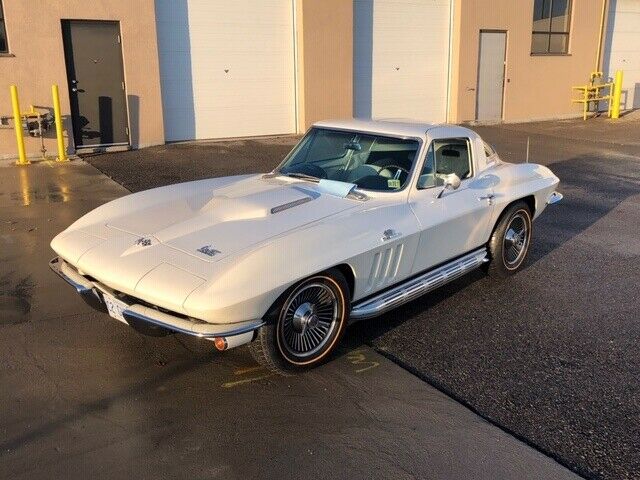 1966 White Chevrolet Corvette Coupe