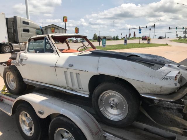 1966 RED Chevrolet Corvette