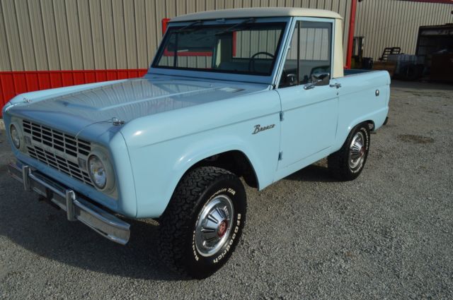 1966 Blue Ford Bronco Wagon/Half cab