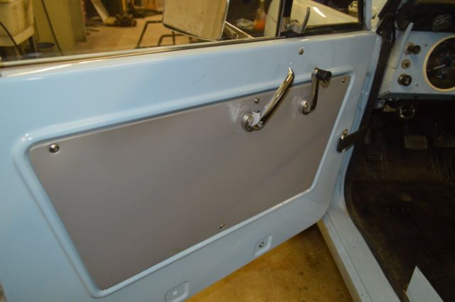 1966 Blue Ford Bronco Wagon/Half cab