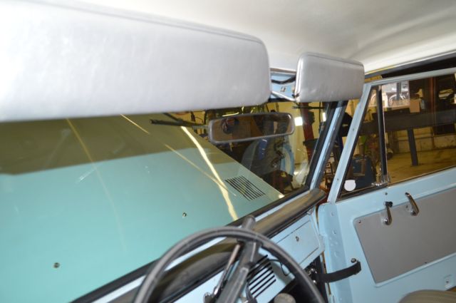 1966 Blue Ford Bronco Wagon/Half cab