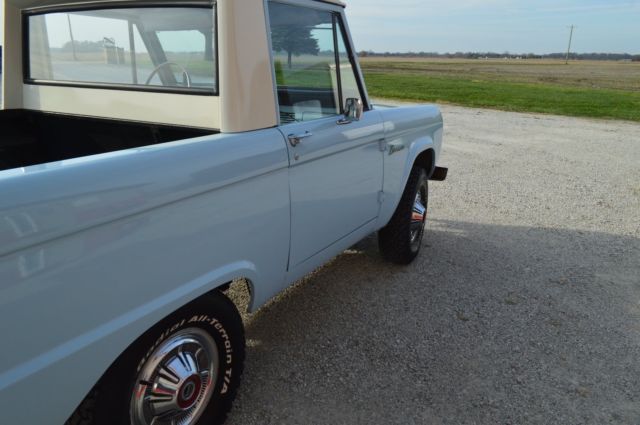 1966 Blue Ford Bronco Wagon/Half cab