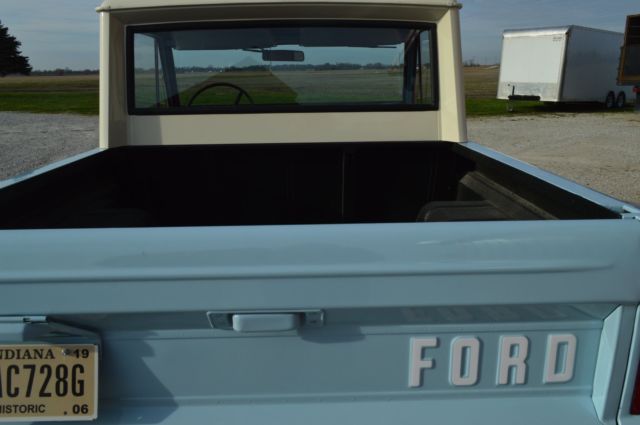 1966 Blue Ford Bronco Wagon/Half cab