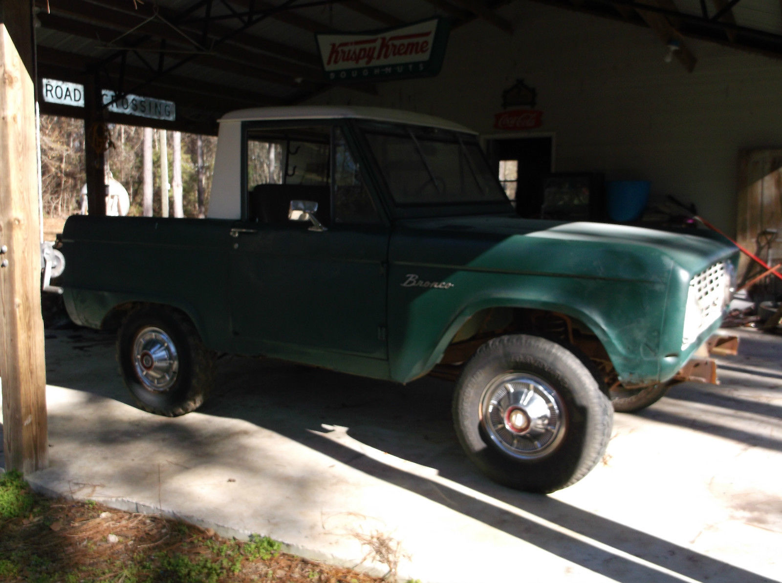 1966 Green Ford Bronco 1/2 cab pick-up model