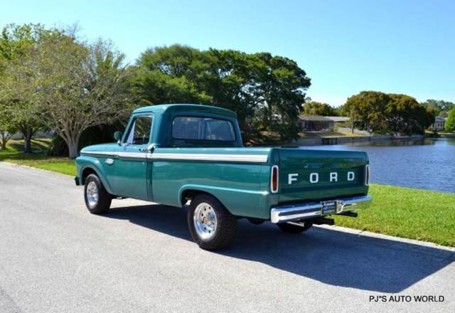 1966 Green Ford F-100 Pickup Truck