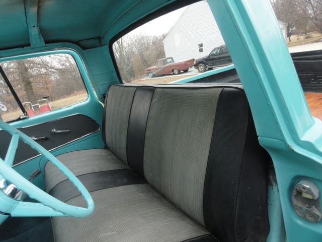 1966 Teal Ford F-100 short wheel base