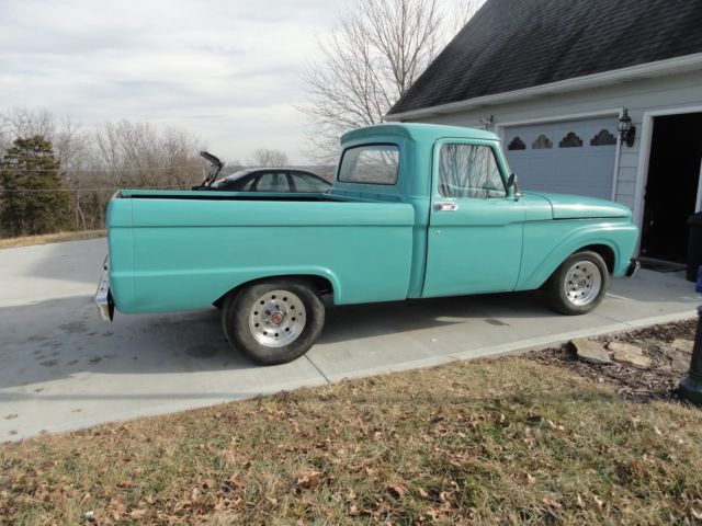 1966 Teal Ford F-100 short wheel base