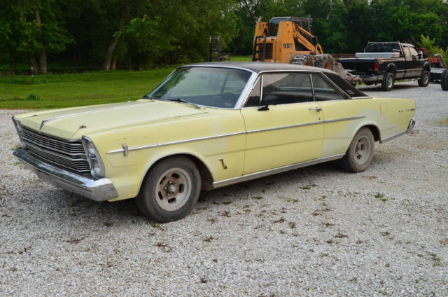 1966 Wimbledon White Ford Galaxie U/K