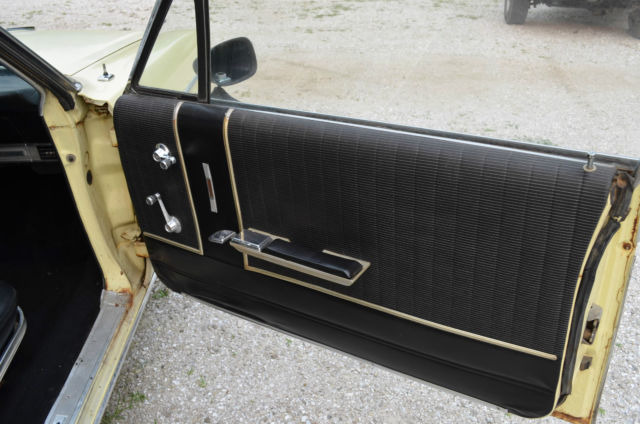 1966 Wimbledon White Ford Galaxie U/K