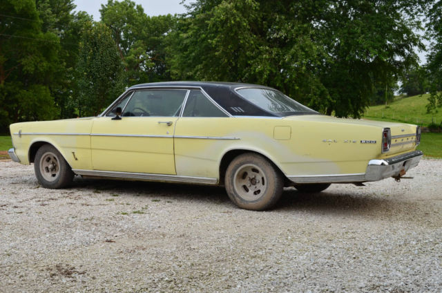 1966 Wimbledon White Ford Galaxie U/K