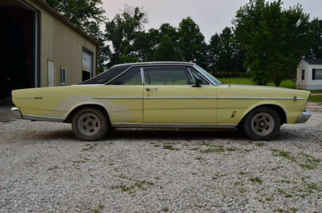1966 Wimbledon White Ford Galaxie U/K