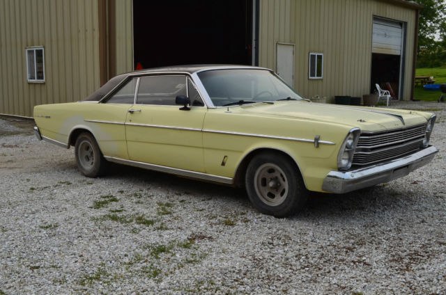 1966 Wimbledon White Ford Galaxie U/K
