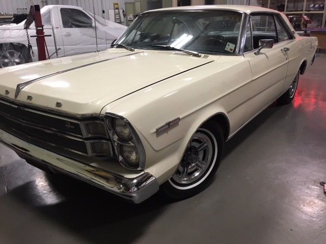 1966 White Ford Galaxie Hdtp