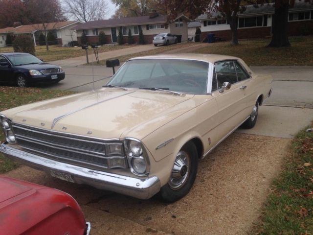 1966 Saharan beige Ford Galaxie Coupe