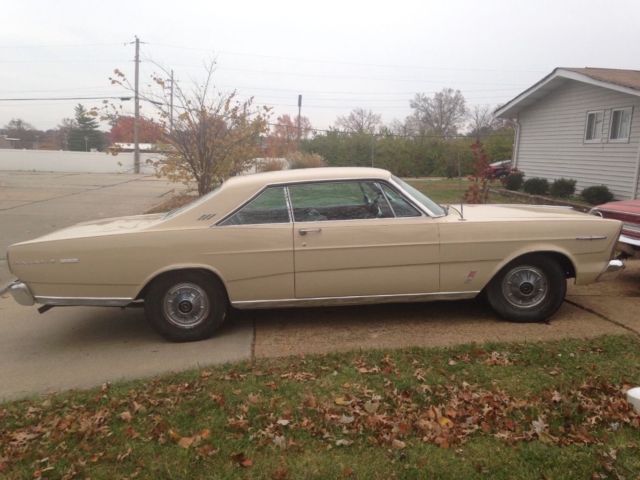 1966 Saharan beige Ford Galaxie Coupe
