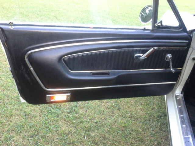 1966 White Ford Mustang U/K