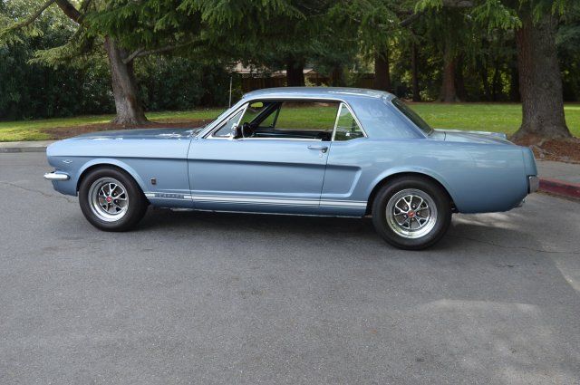 1966 Blue Ford Mustang --