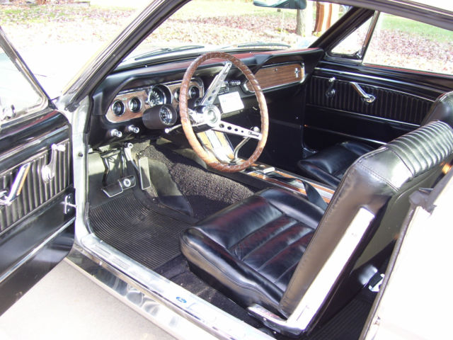 1966 Silver Frost Ford Mustang Fastback 2=2
