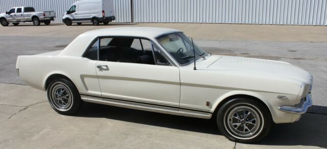 1966 Wimbleton White Ford Mustang Coupe