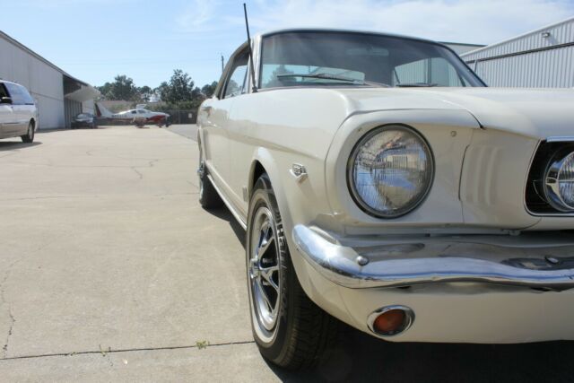 1966 Wimbleton White Ford Mustang Coupe