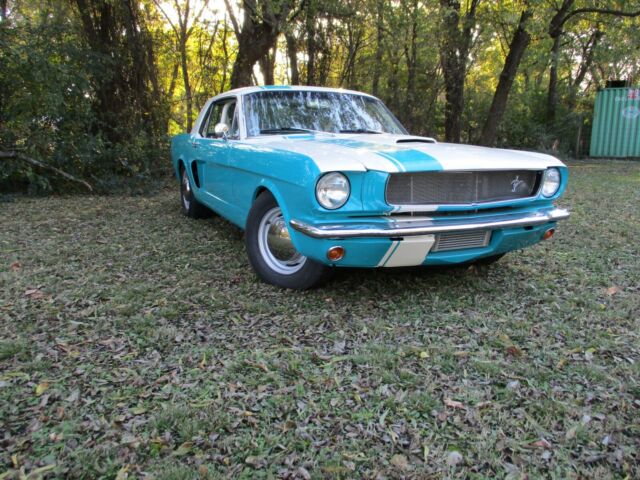 1966 Turquoise/Wimbledon White Ford Mustang Coupe