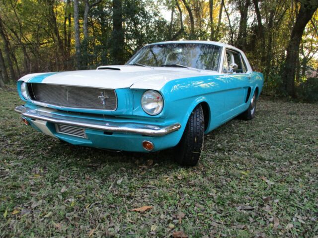1966 Turquoise/Wimbledon White Ford Mustang Coupe