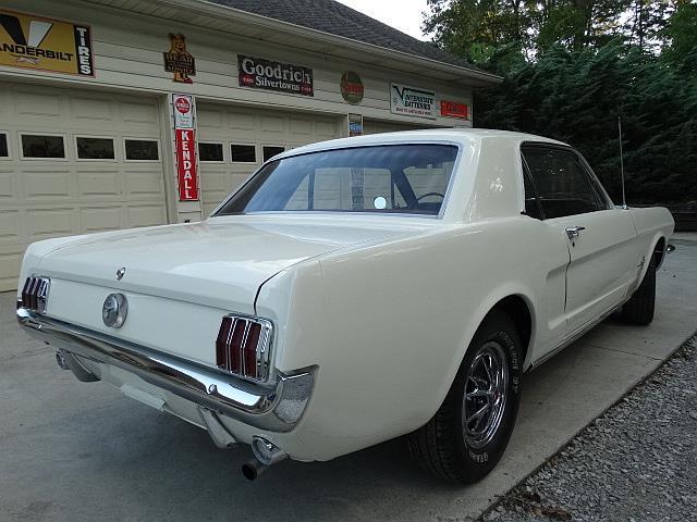 1966 White Ford Mustang COUPE