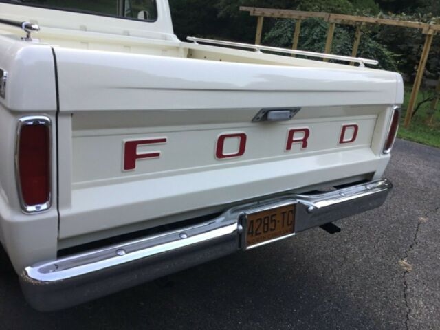 1966 Ford F-100