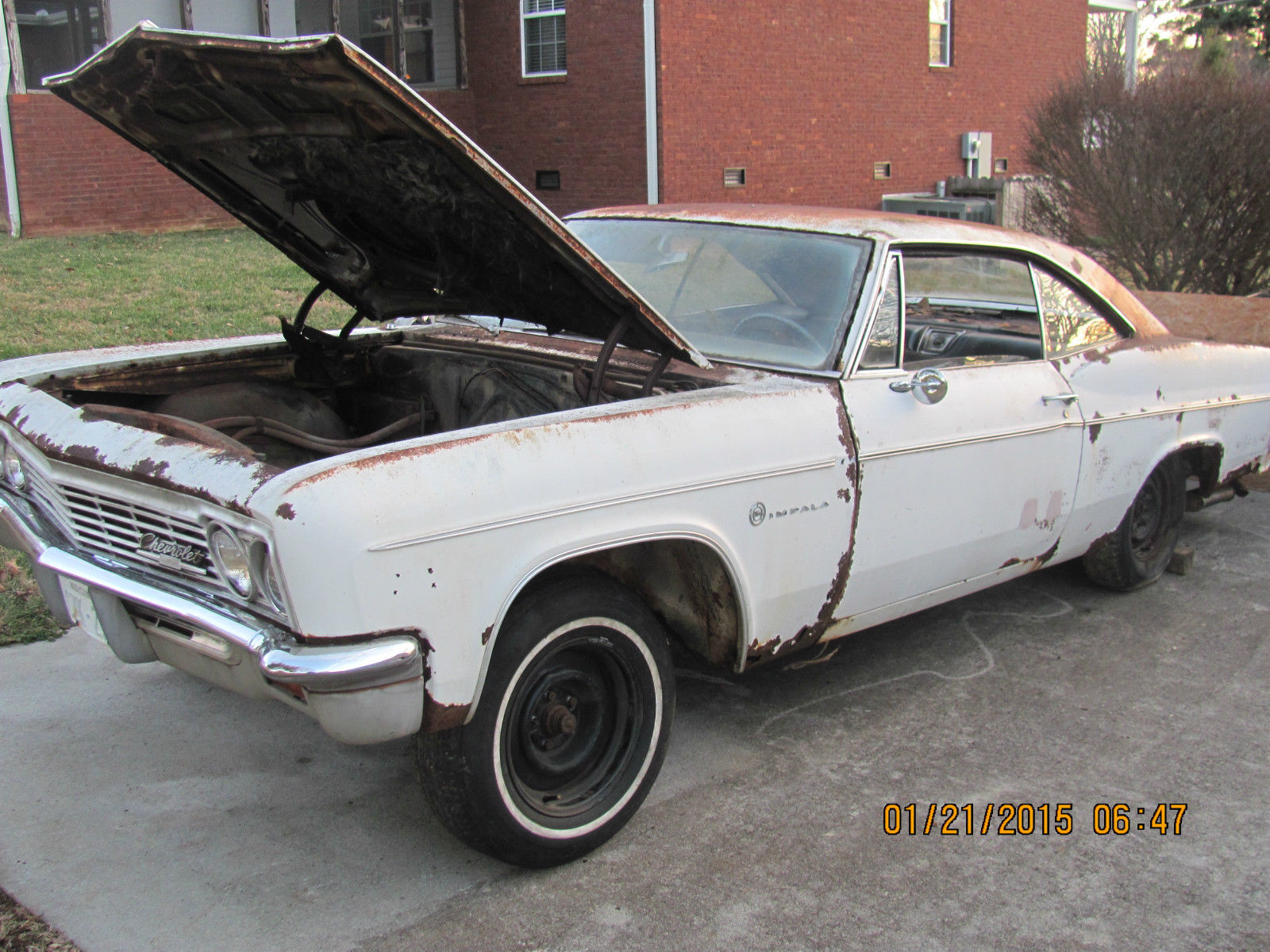 1966 White Chevrolet Impala Coupe