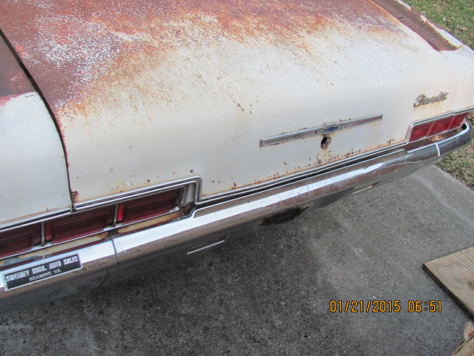 1966 White Chevrolet Impala Coupe