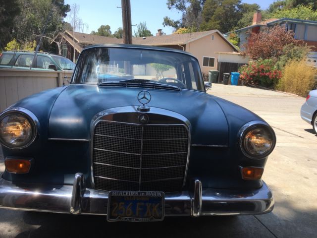 1966 Blue Mercedes-Benz 200-Series 4 d00r