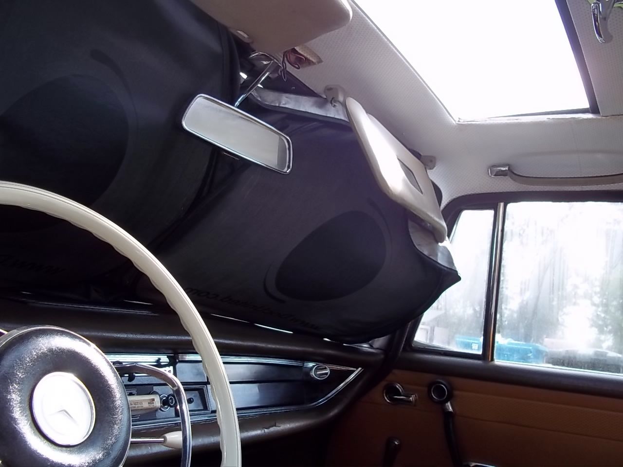 1966 Green Mercedes-Benz 200-Series Sedan