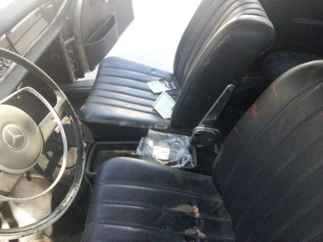 1966 Mercedes-Benz 200-Series