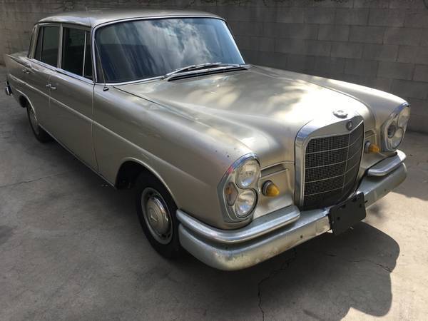 1966 Mercedes-Benz 200-Series