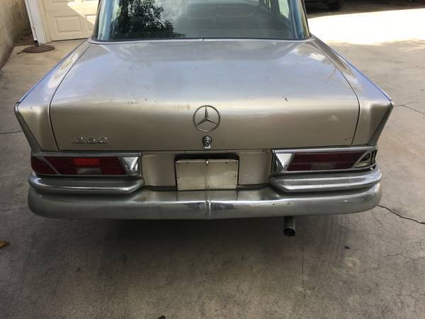 1966 Mercedes-Benz 200-Series