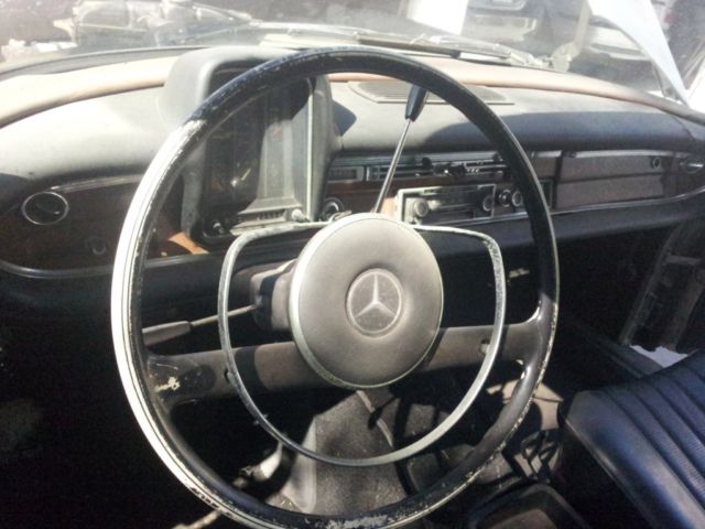 1966 Mercedes-Benz 200-Series