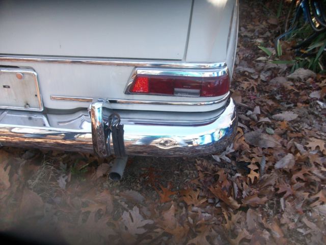 1966 White Mercedes-Benz 200-Series 4 Door Sedan