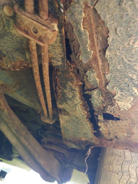 1966 Black Mercedes-Benz 200-Series Sedan