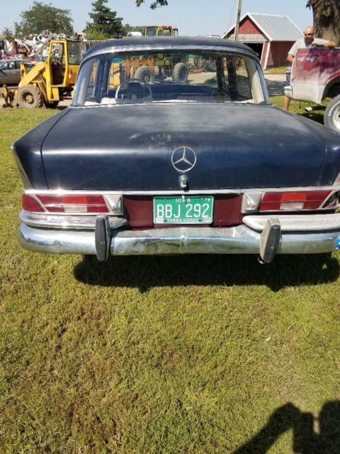 1966 Black Mercedes-Benz 200-Series Sedan